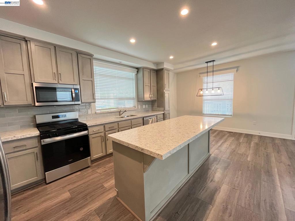 1422 Salamanca Ave
