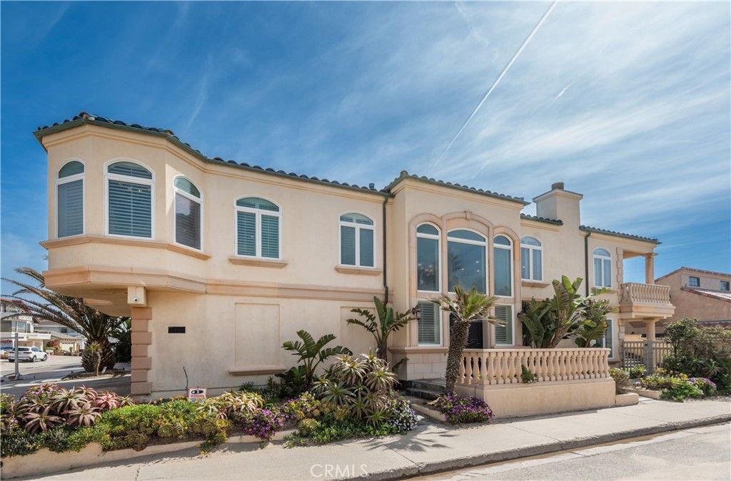 Photo of 1000 MANDALAY BEACH RD, Oxnard, CA 93035 (MLS # SR26007237)