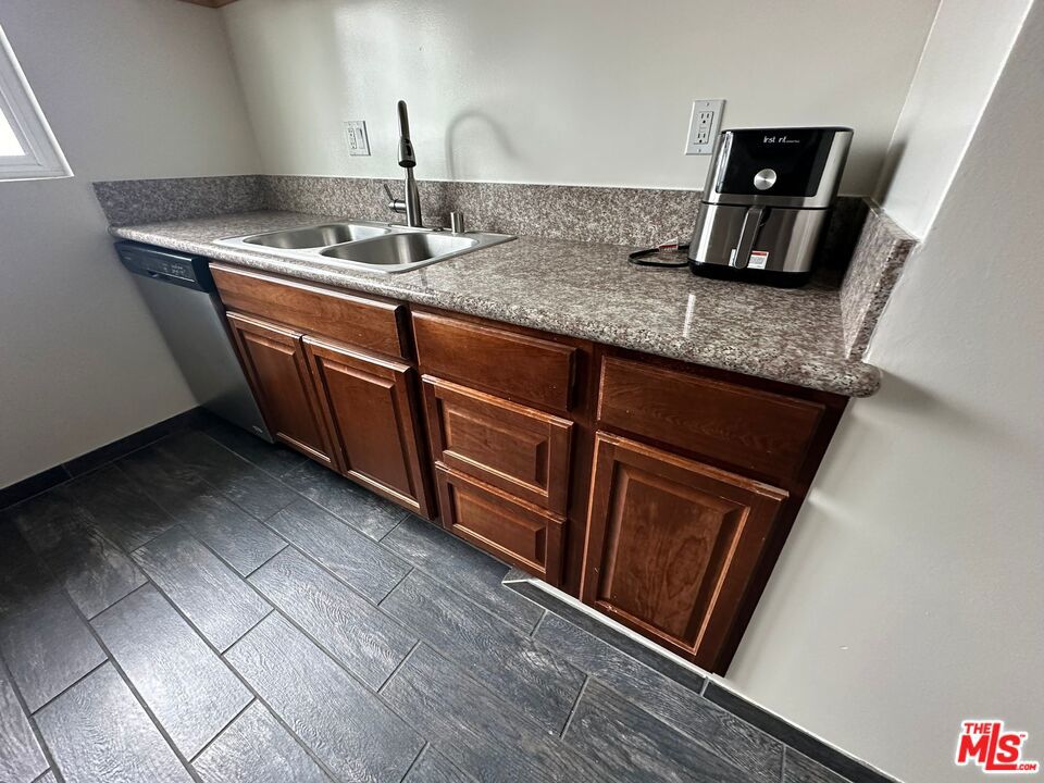 - Residential Lease