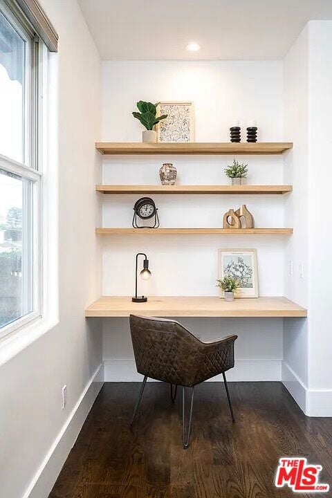 Tiny photo for 3496 Redwood Avenue, Los Angeles, CA 90066 (MLS # 26870923)