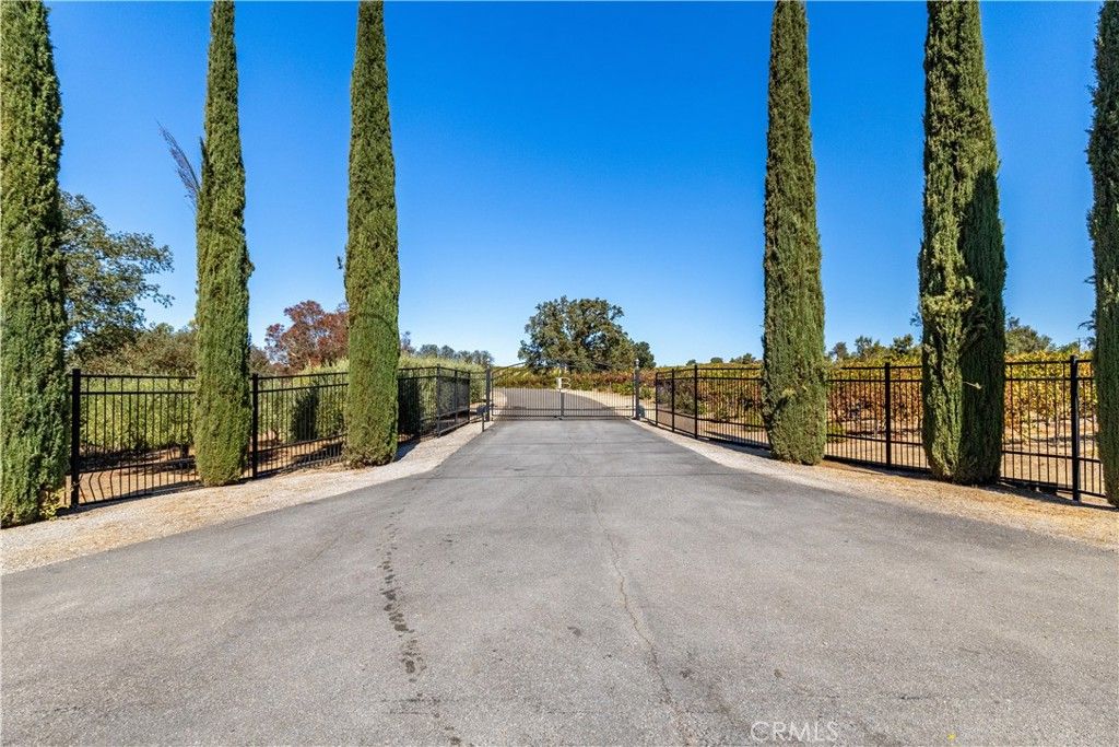 Photo of 6944 Union Road, Paso Robles, CA 93446 (MLS # NS25240287)