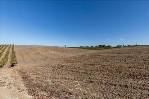 Tiny photo for 6944 Union Road, Paso Robles, CA 93446 (MLS # NS25240287)