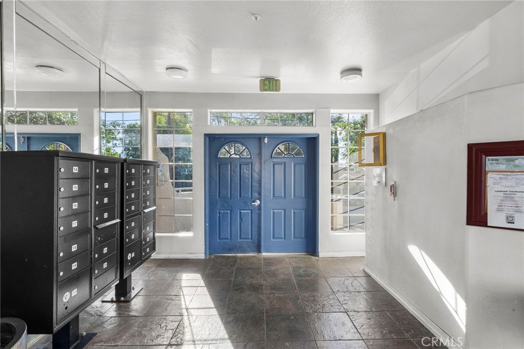 18347 Saticoy Street 24