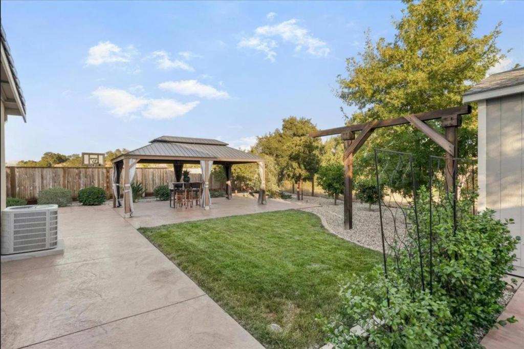 7050 Vintner Court