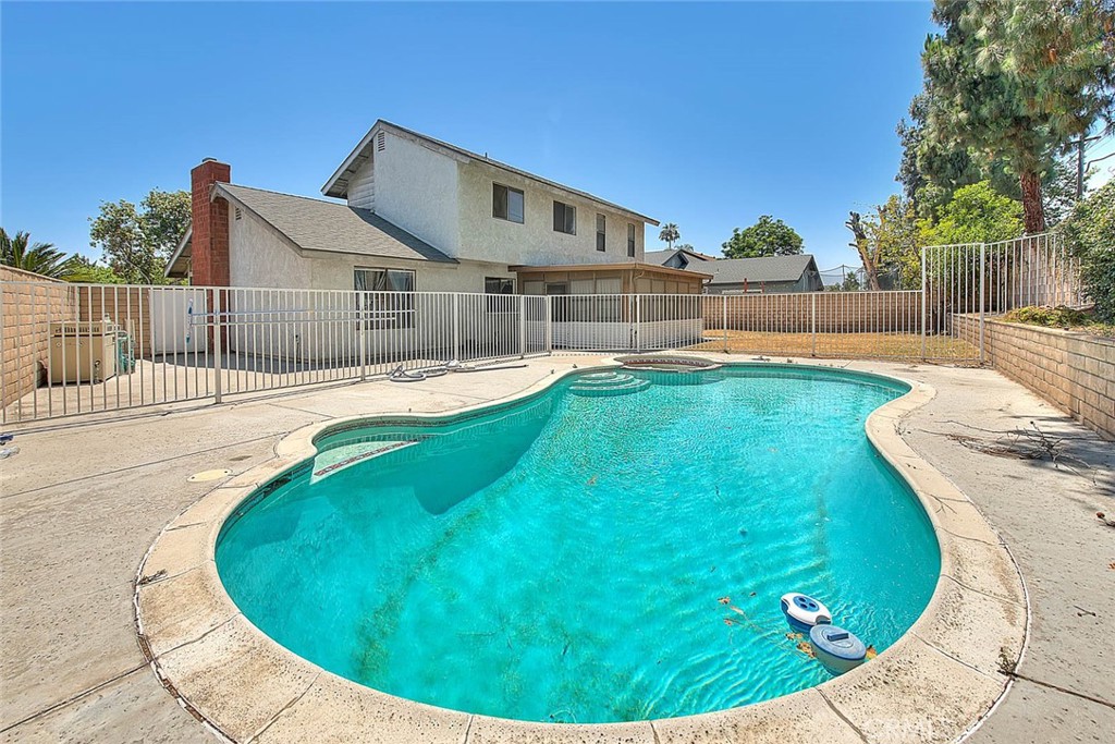 1473 E Bermuda Dunes Street