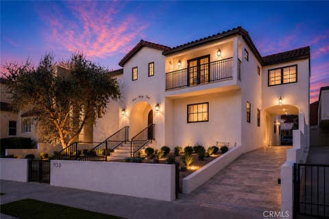 Photo of 933 S Sycamore Avenue, Los Angeles, CA 90036 (MLS # OC26137497)