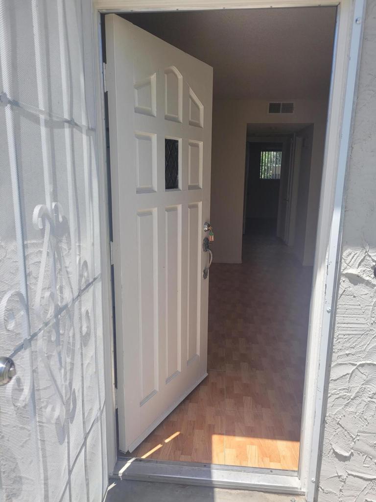 835 E Vista Chino 4