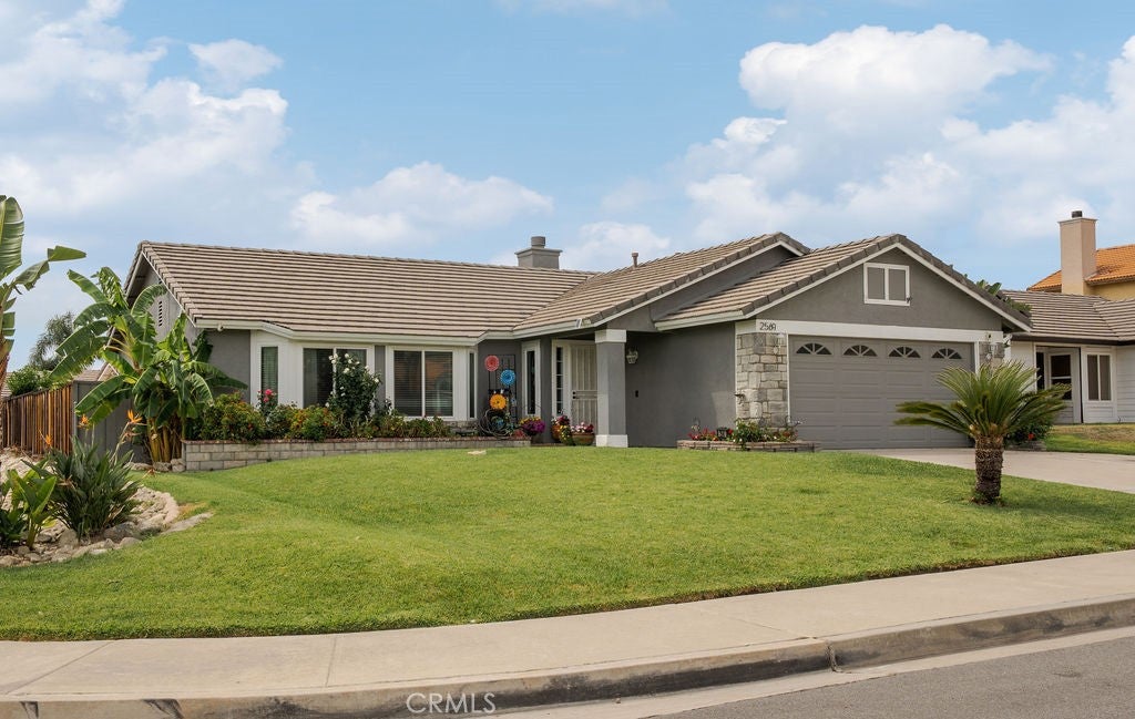 2569 W Plaza Serena Drive