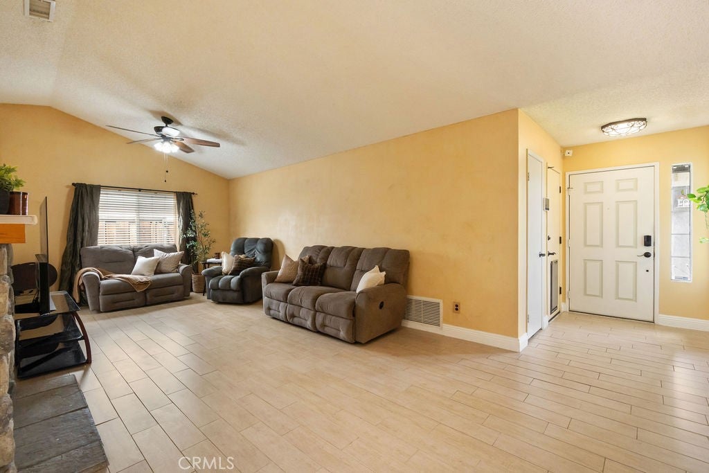 2569 W Plaza Serena Drive