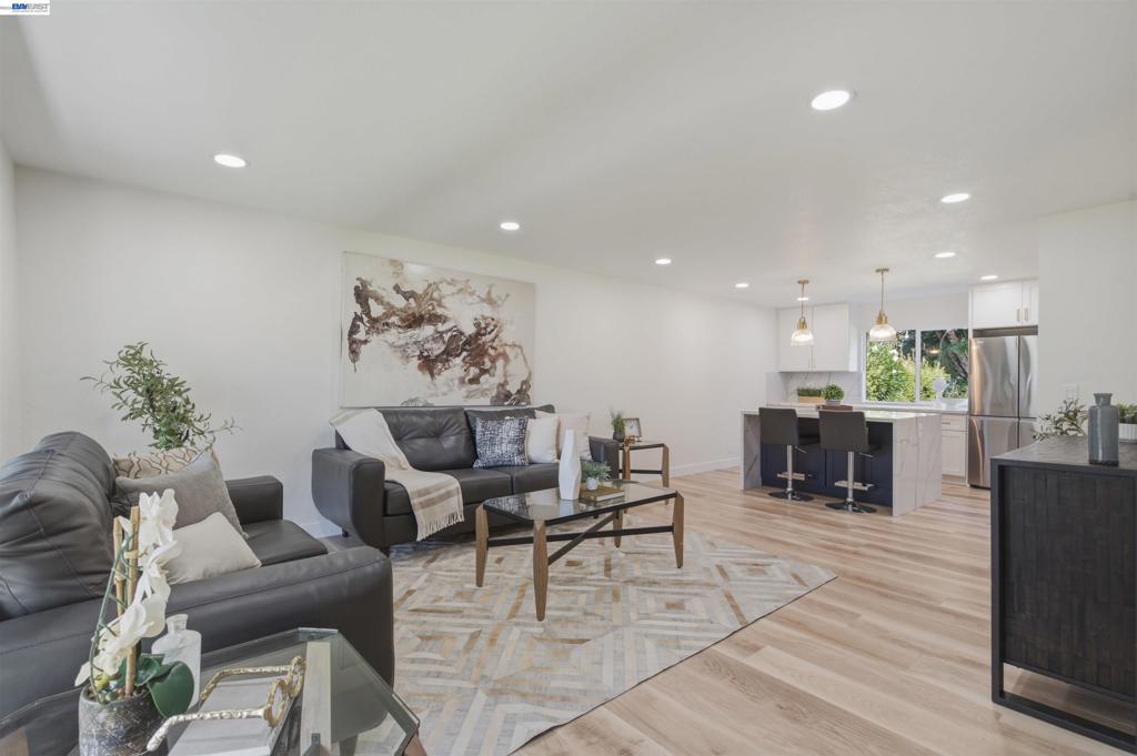 92 Dubost Ct