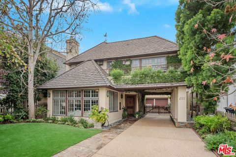 Photo of 2917 N Poinsettia Avenue, Manhattan Beach, CA 90266 (MLS # 25628657)