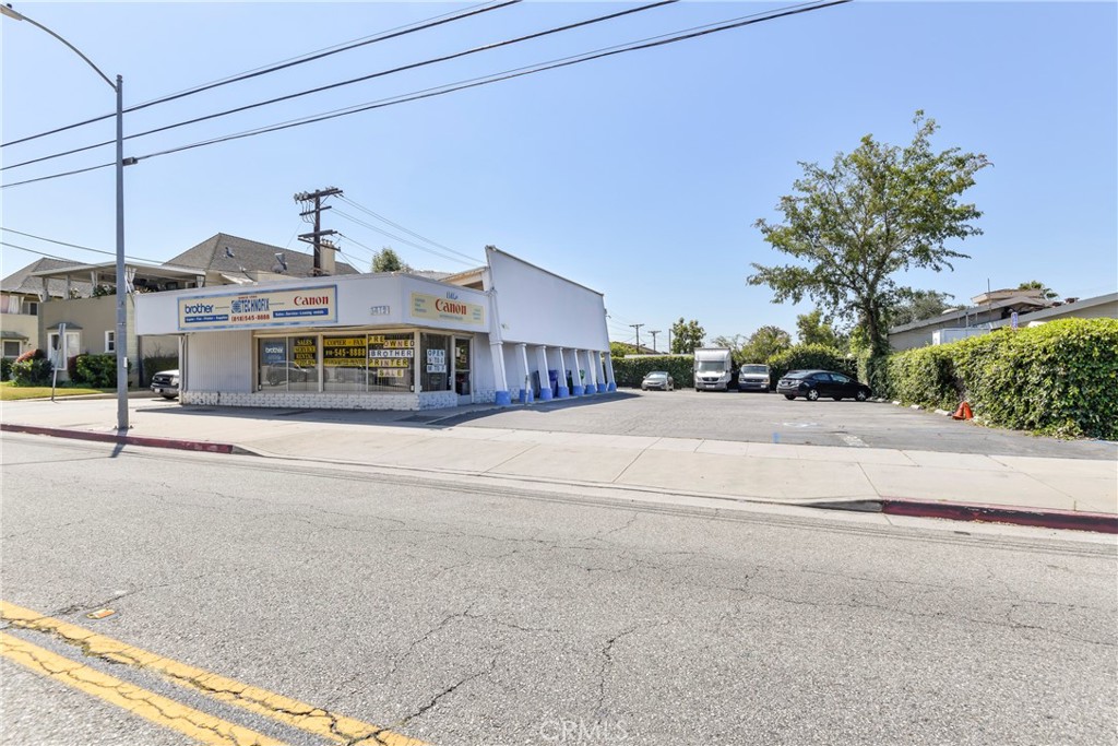 1412 E Wilson
