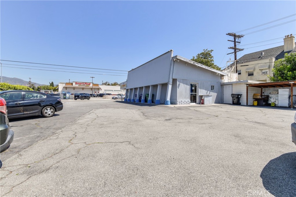 1412 E Wilson