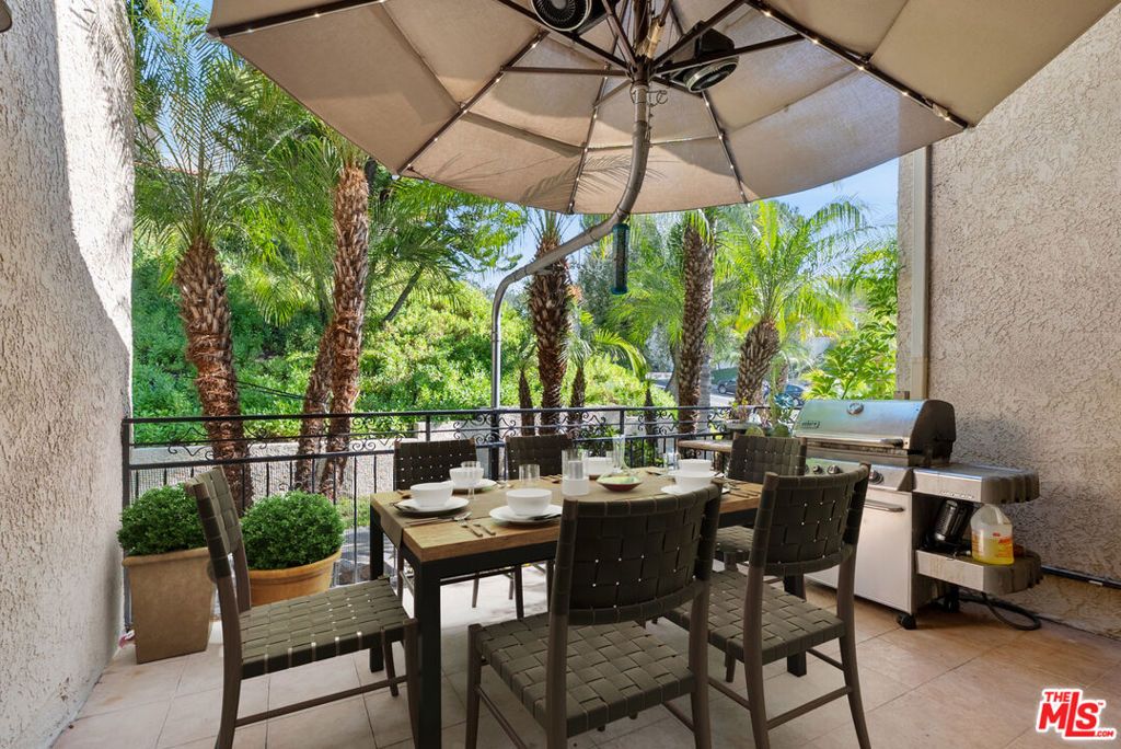 Photo of 7800 Via Genova, Burbank, CA 91504 (MLS # 25615057)