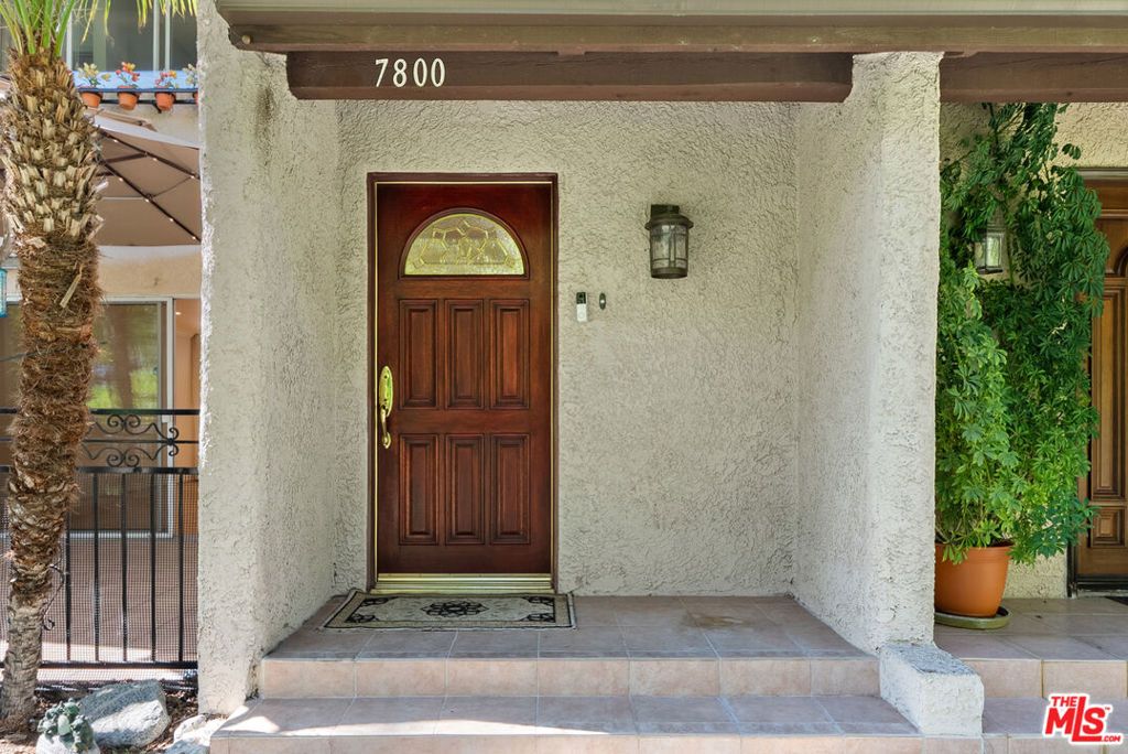 Photo of 7800 Via Genova, Burbank, CA 91504 (MLS # 25615057)