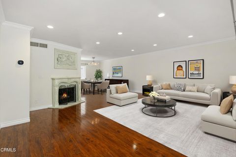 Photo of 9503 Via Venezia, Burbank, CA 91504 (MLS # P1-23217)