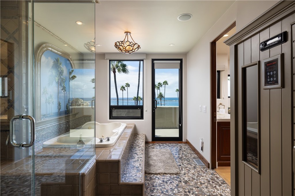 Corona del Mar South of PCH (CDMS) - Residential Lease