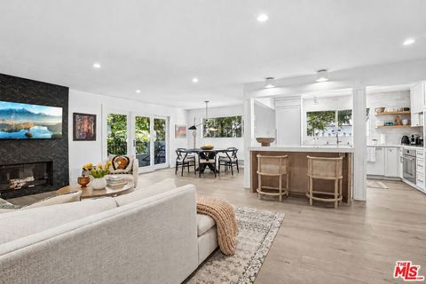 Photo of 446 San Vicente Boulevard #202, Santa Monica, CA 90402 (MLS # 26831725)