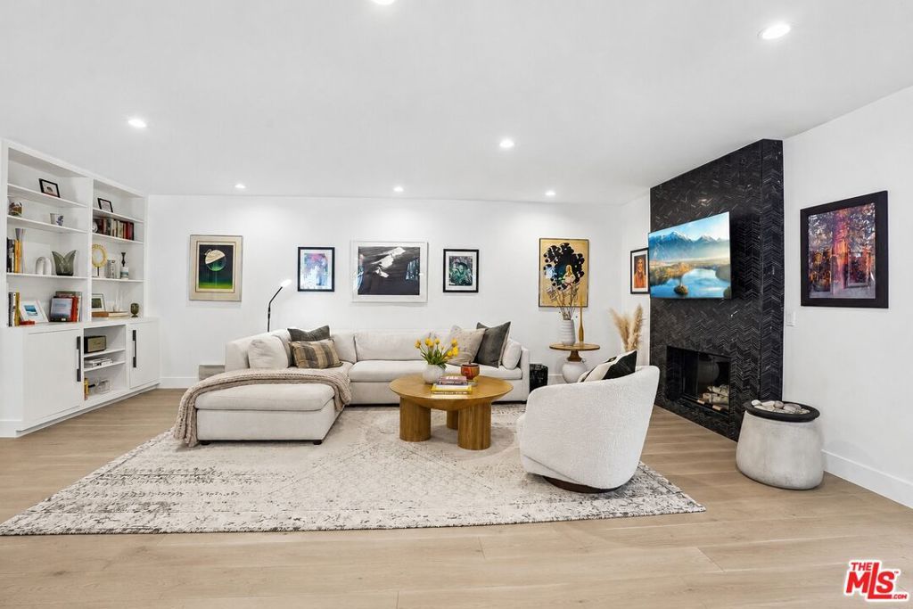 Photo of 446 San Vicente Boulevard #202, Santa Monica, CA 90402 (MLS # 26831725)