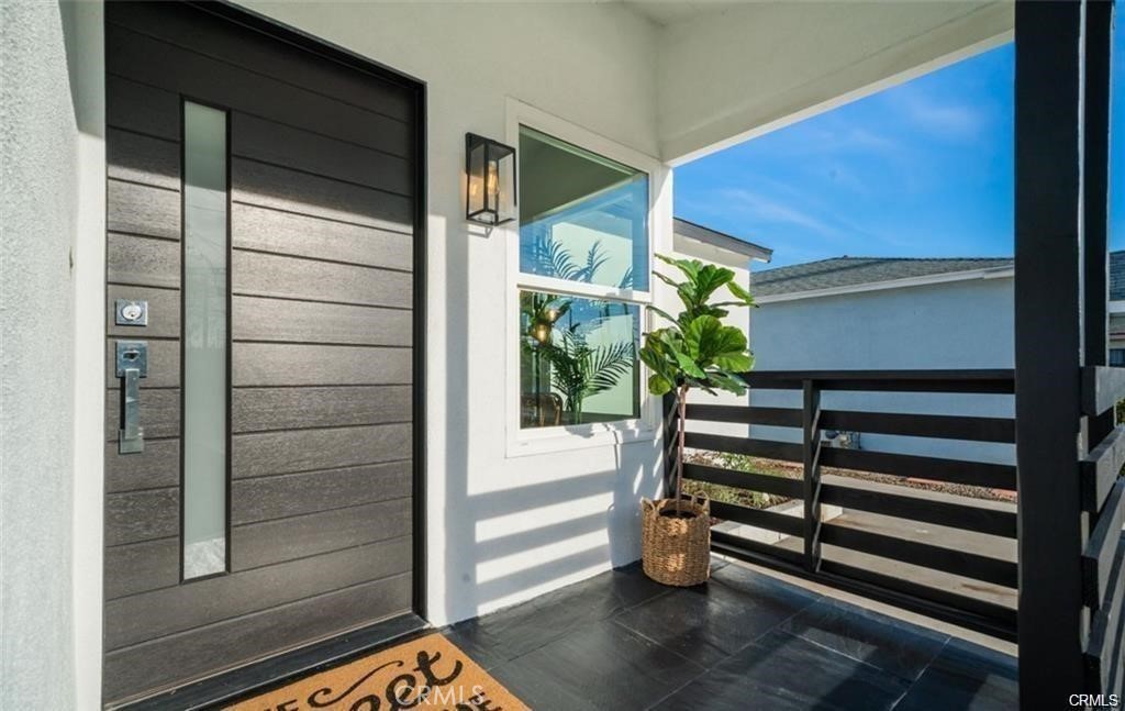 1484 N Clybourn Avenue