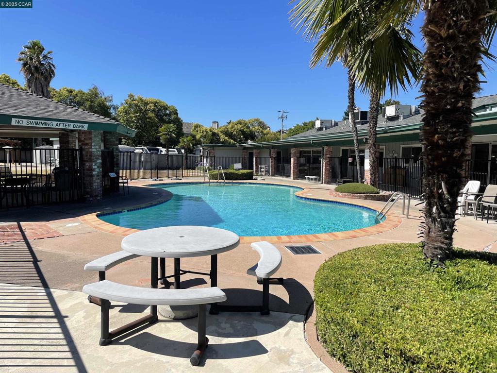 SUNNY GLEN - Residential