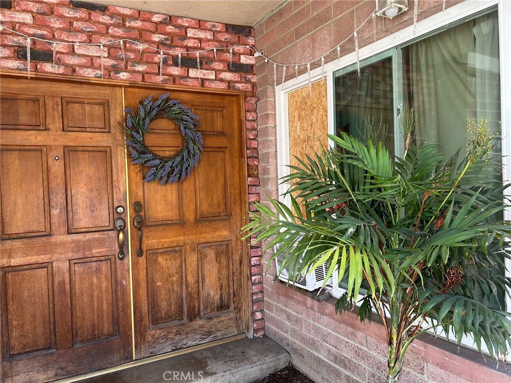 Photo of 14914 Sylvan Street, Van Nuys, CA 91411 (MLS # SR25130042)