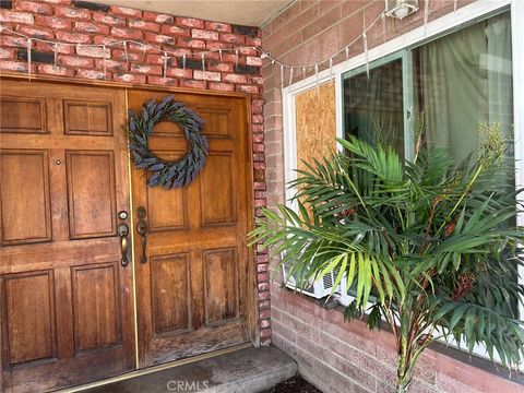 Photo of 14914 Sylvan Street, Van Nuys, CA 91411 (MLS # SR25130042) Photo of 14914 Sylvan Street, Van Nuys, CA 91411 (MLS # SR25130042)