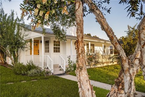 Photo of 7001 Lasaine Avenue, Van Nuys, CA 91406 (MLS # WS25263839)