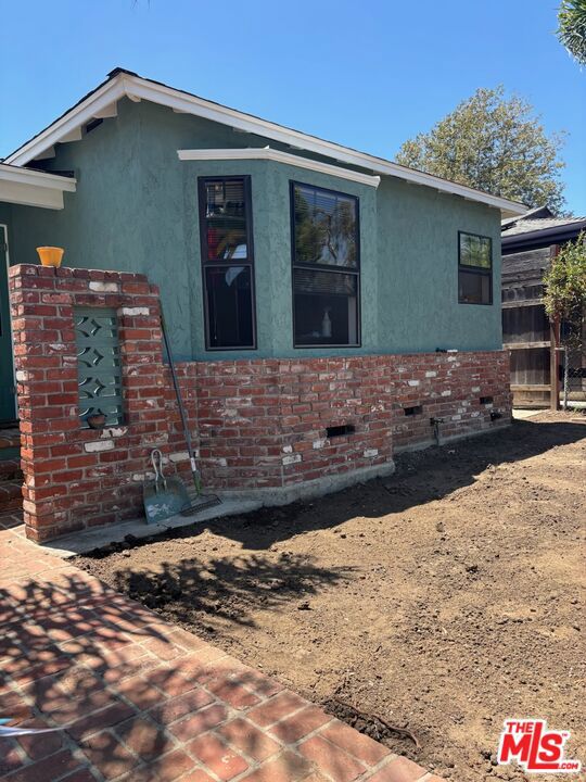 Photo of 3497 Redwood Avenue, Los Angeles, CA 90066 (MLS # 26862799)