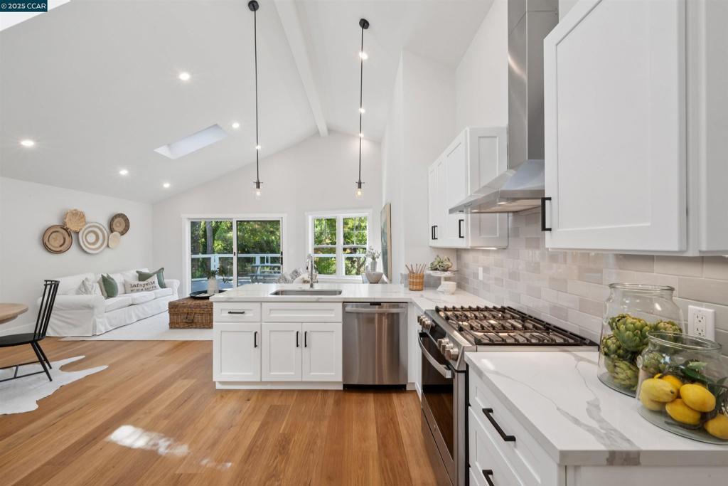 DOWNTOWN LAF - Residential