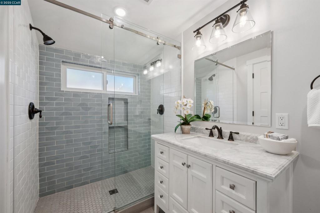 DOWNTOWN LAF - Residential