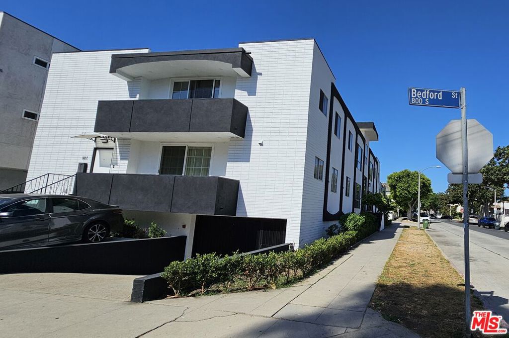Real nice unit with private bath in each bdrm, plus half bath for guests. Great roommate layout. All updated with laundry in unit, 2 off street parking spots, full size balcony that welcomes the morning sun.