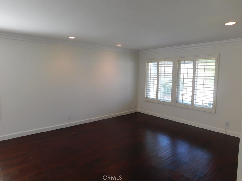 8312 Kingsdale