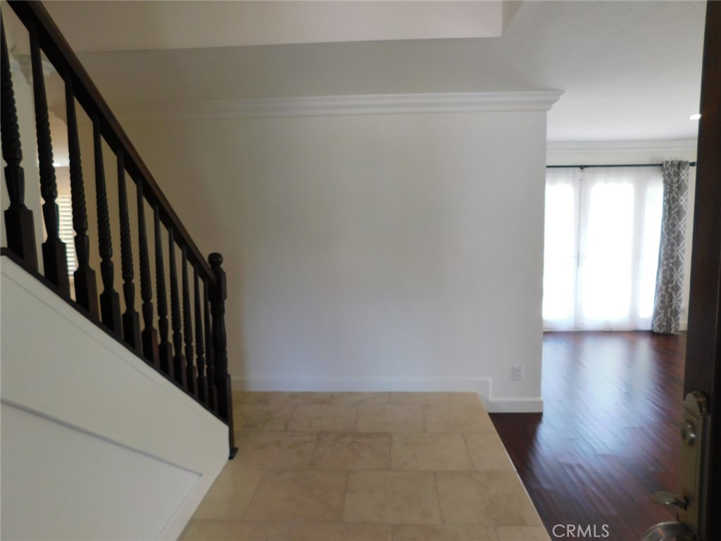 8312 Kingsdale