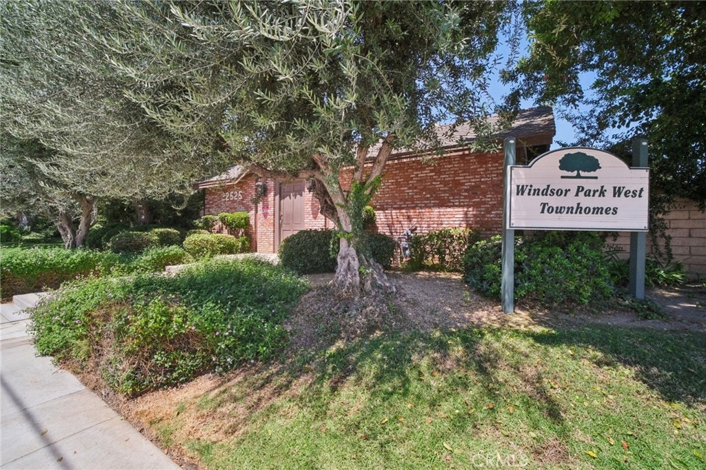 22525 Sherman Way 403