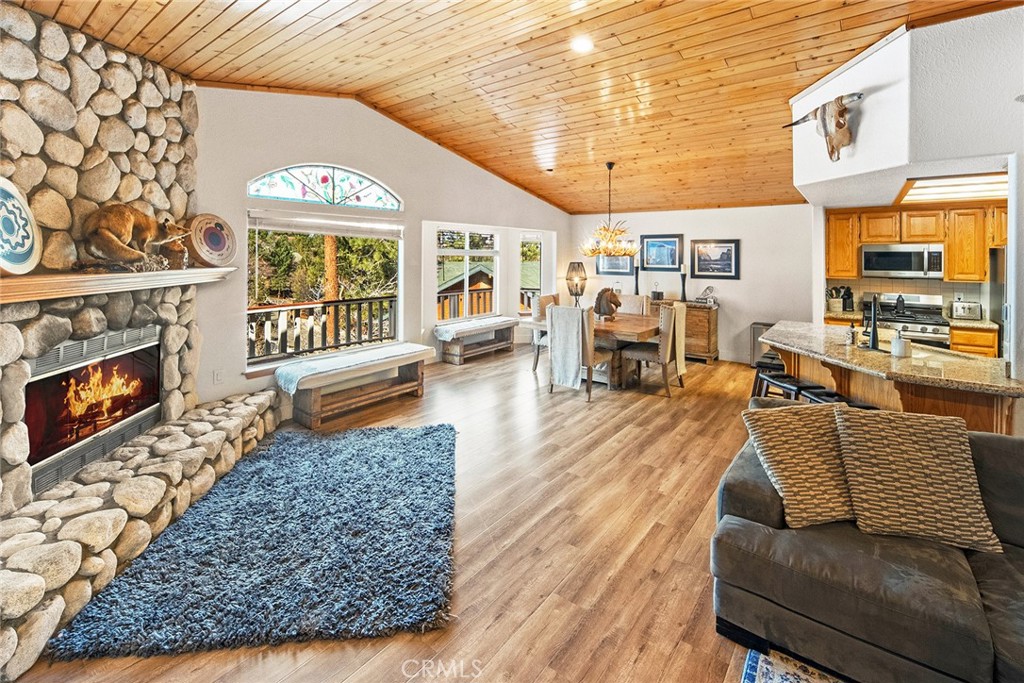 453 Sun Crest Court
