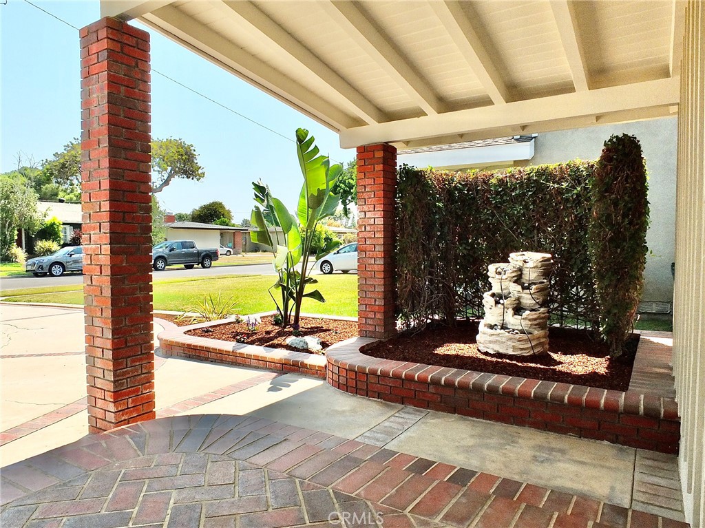 6531 E Espanita Street