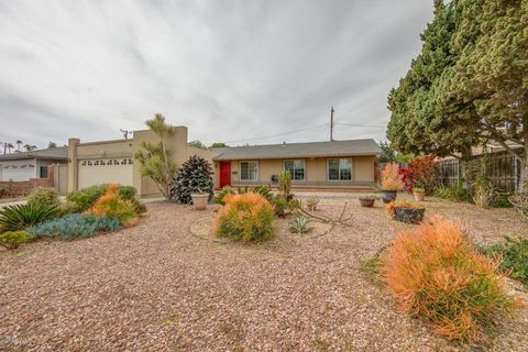 Photo of 813 N Calle Circulo, Camarillo, CA 93010 (MLS # 220009182)