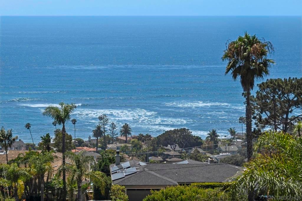 5832 La Jolla Corona Dr DR, La Jolla CA 92037