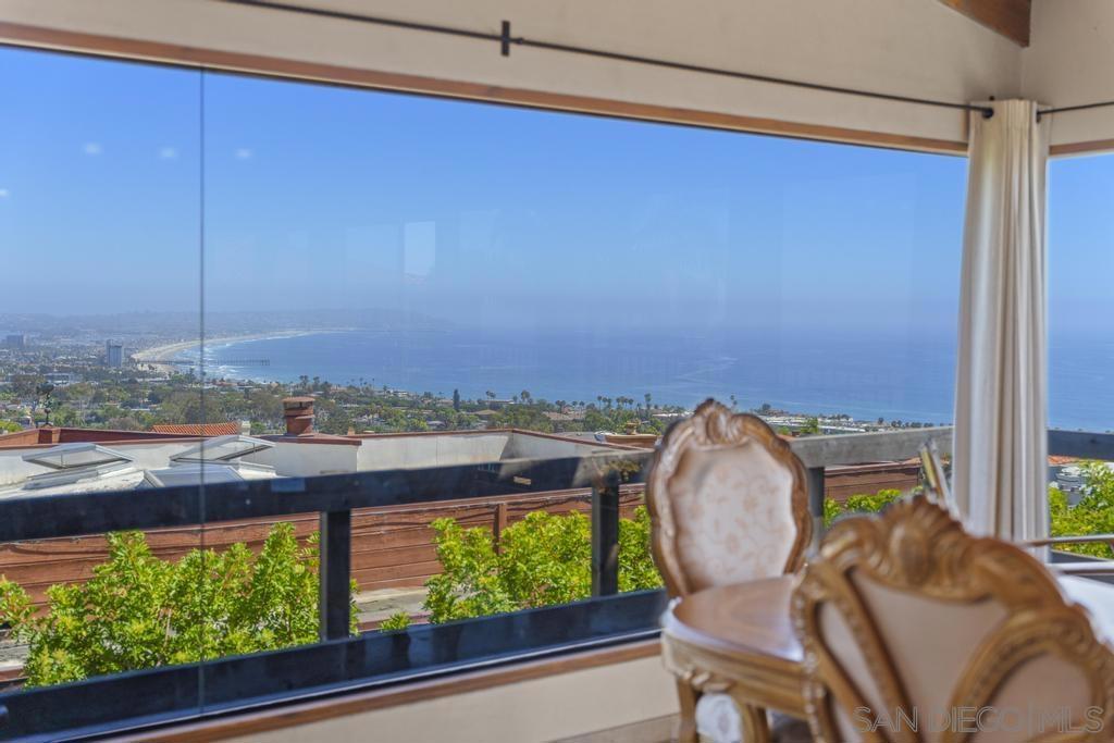 5832 La Jolla Corona Dr