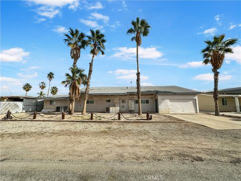 Photo of 1618 Riviera Drive, Blythe, CA 92225 (MLS # SW26015329)