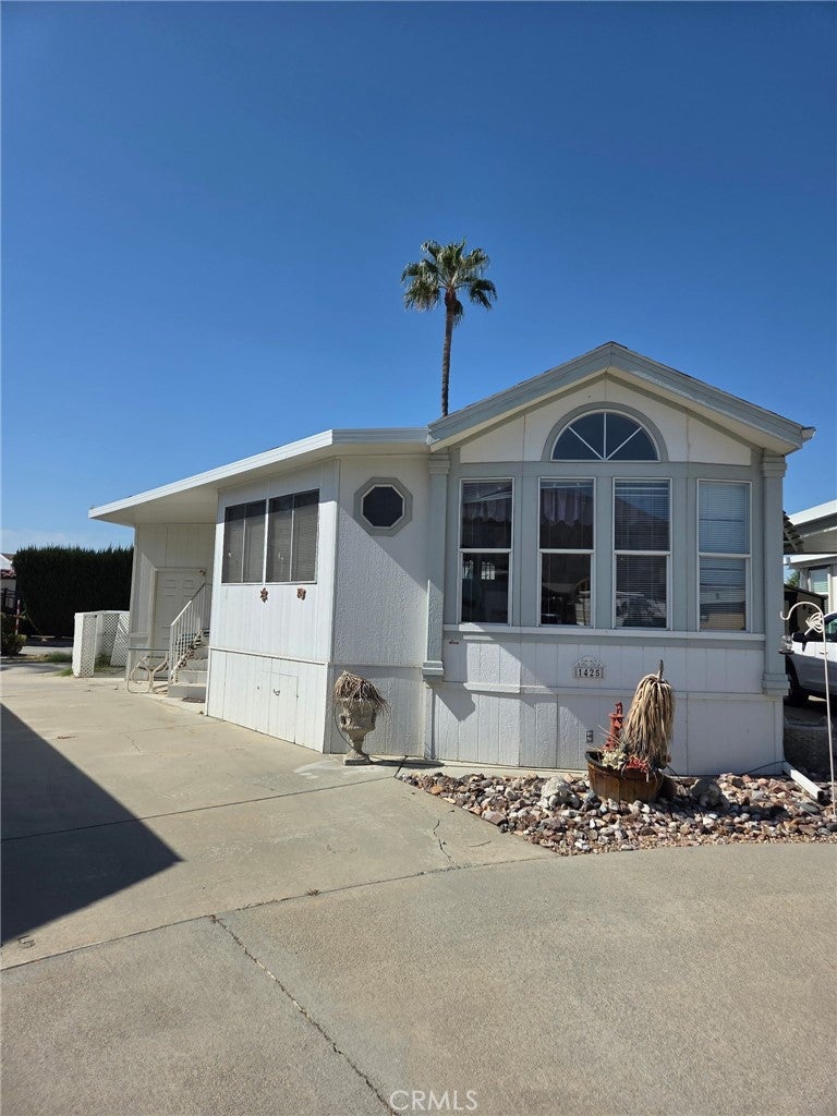 1425 Prospect 75