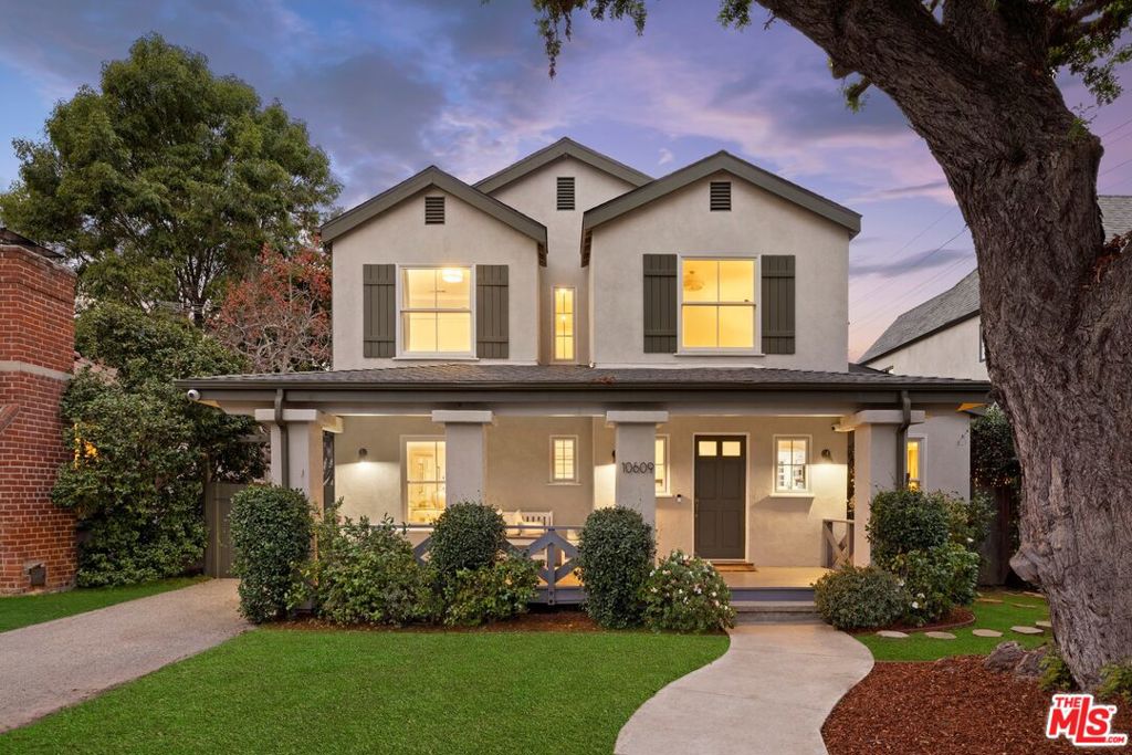 Photo of 10609 Bradbury Road, Los Angeles, CA 90064 (MLS # 26103516)