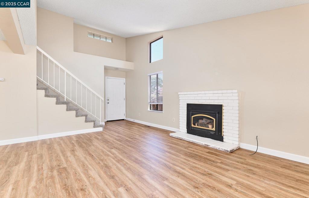2728 Almondridge Dr