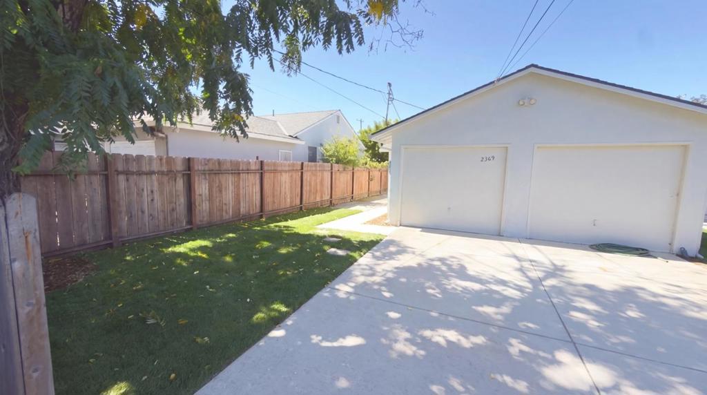 2369 Oakwood Drive
