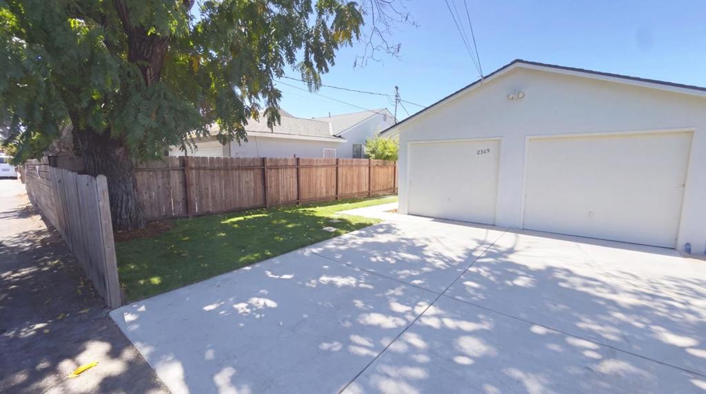 2369 Oakwood Drive