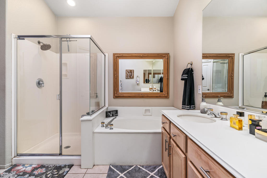 Oasis Country Club - Residential