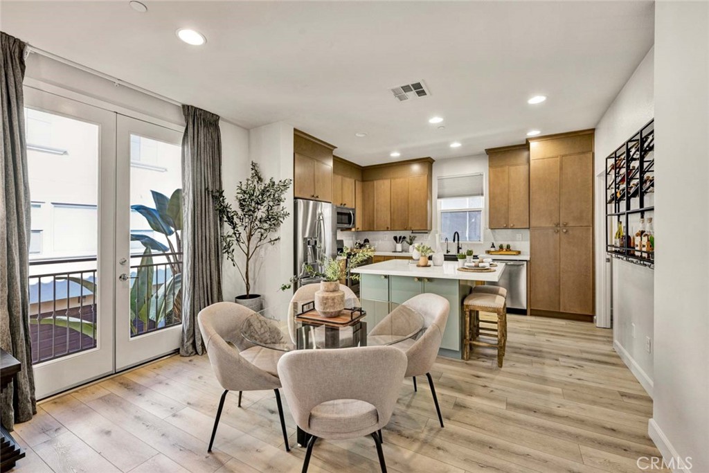 813 S Anaheim Boulevard 101