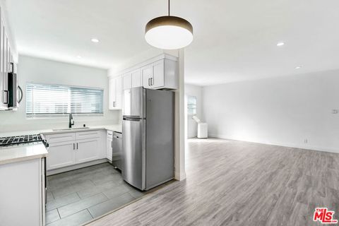 Photo of 317 S Kenmore Avenue #16, Los Angeles, CA 90020 (MLS # 26650835)