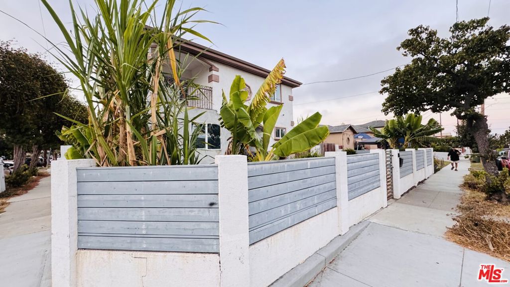 Welcome to your new spacious and fully remodeled 3-bedroom, 2-bathroom home in the heart of Hawthorne. This 1,400 sq ft residence blends modern comfort with a smart layout, featuring brand-new luxury vinyl plank flooring, a sleek kitchen with stainless steel appliances, new bathrooms, in-unit laundry, central heat and A/C, additional space that can be used as an office and walk-in closets. Enjoy both private yard and shared outdoor space, plus plenty of space for parking. Located just minutes from SoFi Stadium, LAX, and the best of the South Bay. A rare opportunity for single-family style living in a duplex setting. Water, gas and trash are included.